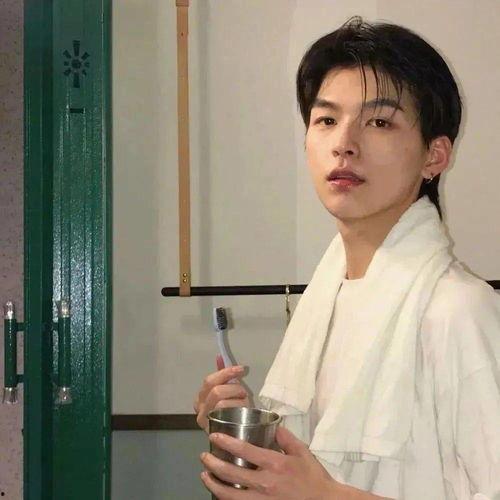 娱乐吃瓜酱男朋友敷衍,娱乐吃瓜酱男友敷衍背后的真相揭秘