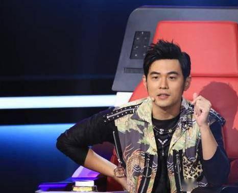 吃瓜娱乐主持人名单,那些热衷于吃瓜的主持人风云录